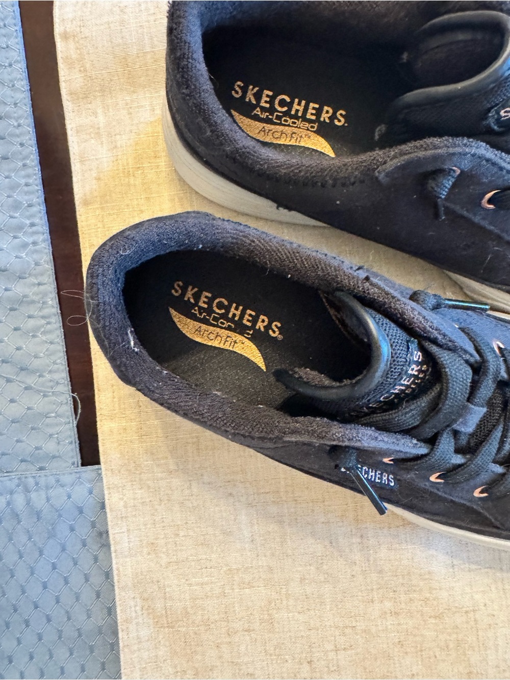 Skechers Bobs Low-Top Canvas Sneakers in Black platform - Picture 2 of 4